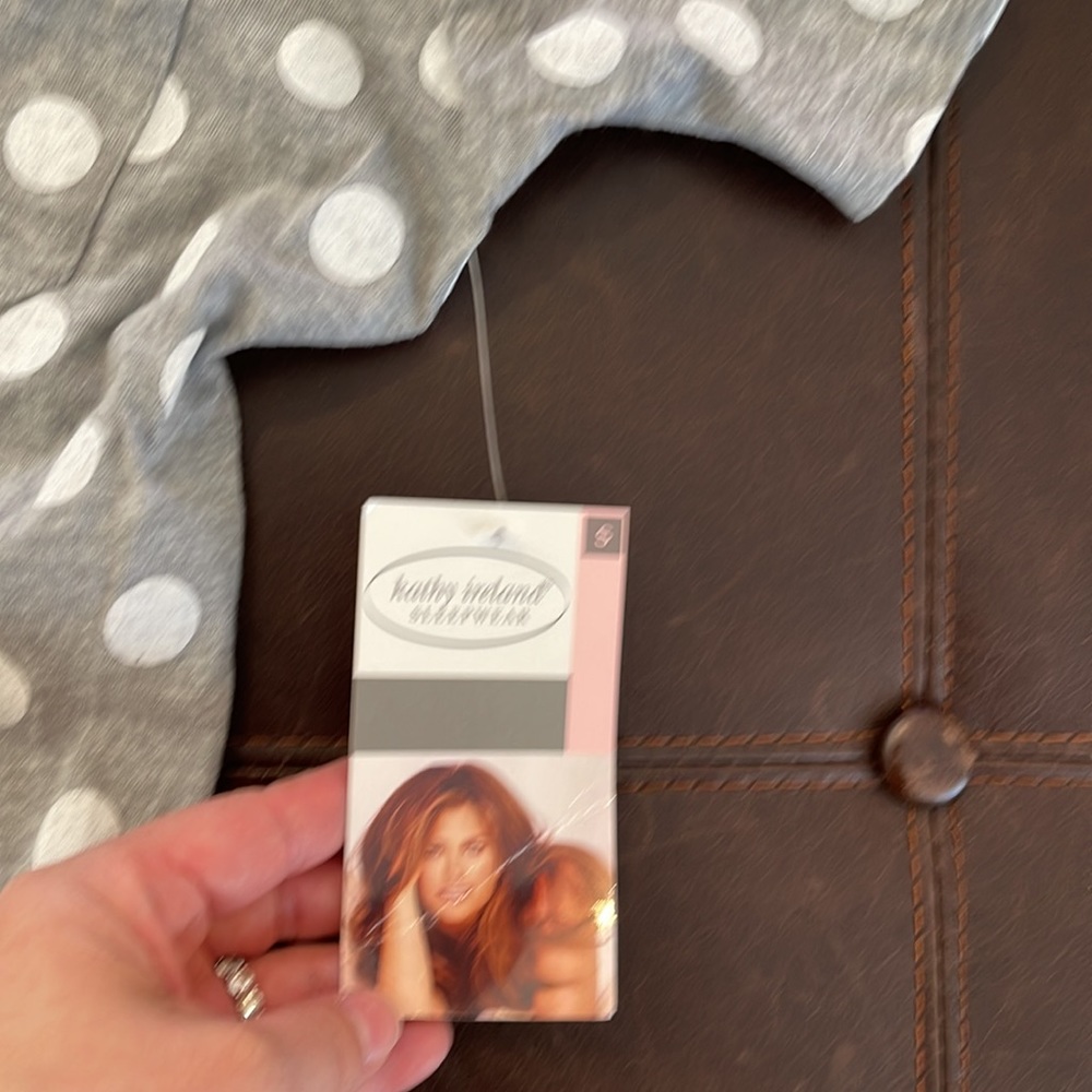 Kathy Ireland pajama set - Picture 8 of 8